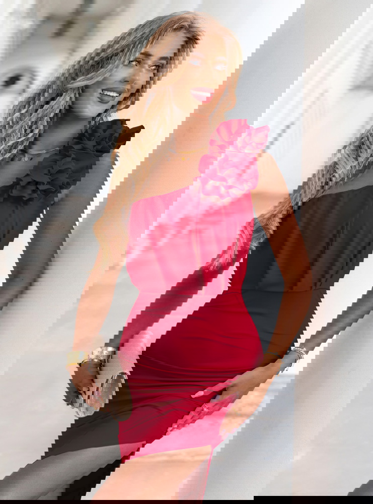 Malinowa długa sukienka na jedno...