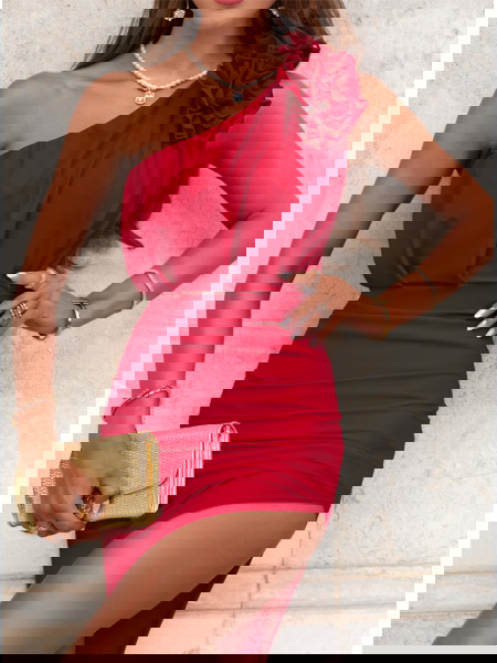 Malinowa długa sukienka na... 2