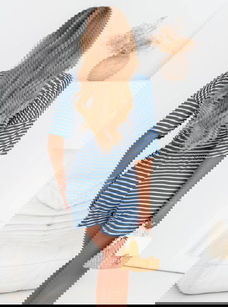 Niebieski komplet w paski bluzka i...