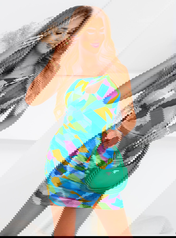 Wzorzysta sukienka mini na jedno...