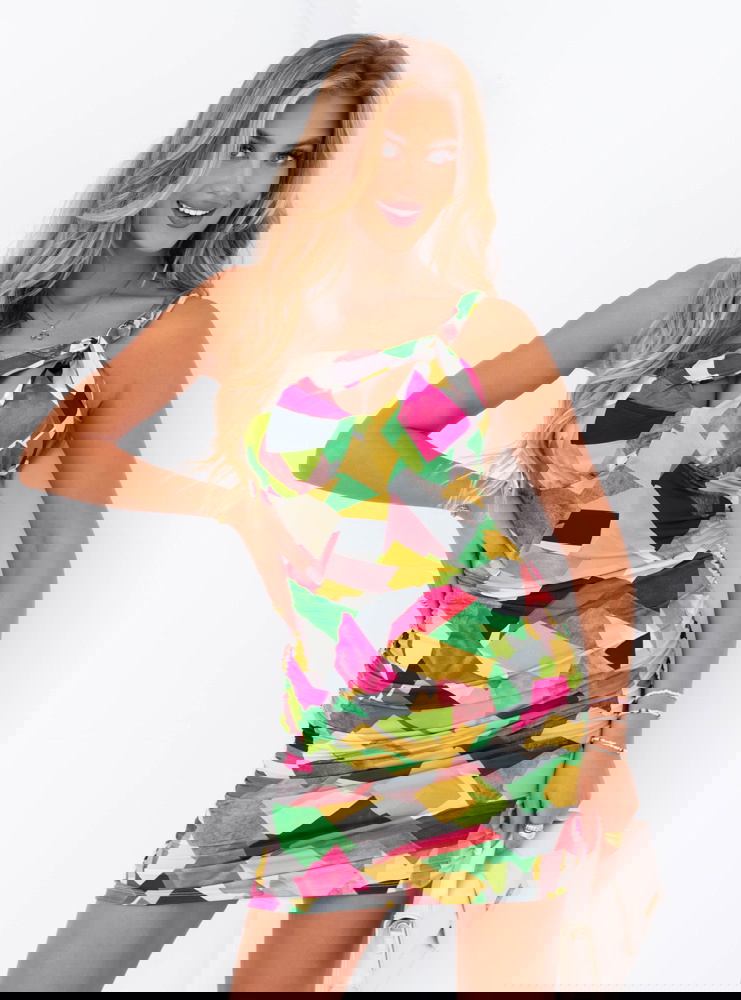 Wzorzysta sukienka mini na jedno...