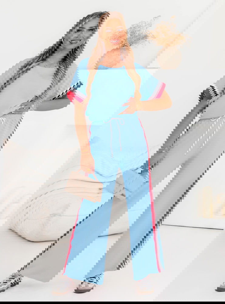 Błękitny komplet koszulka + spodnie...