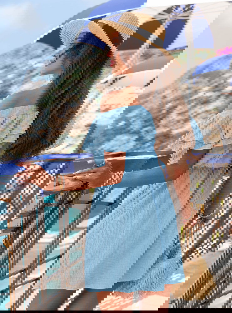 Błękitna sukienka mini typu hiszpanka...