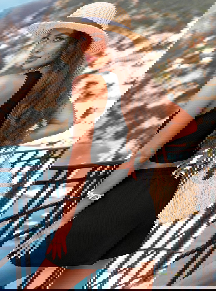 Czarny prążkowany komplet top i...