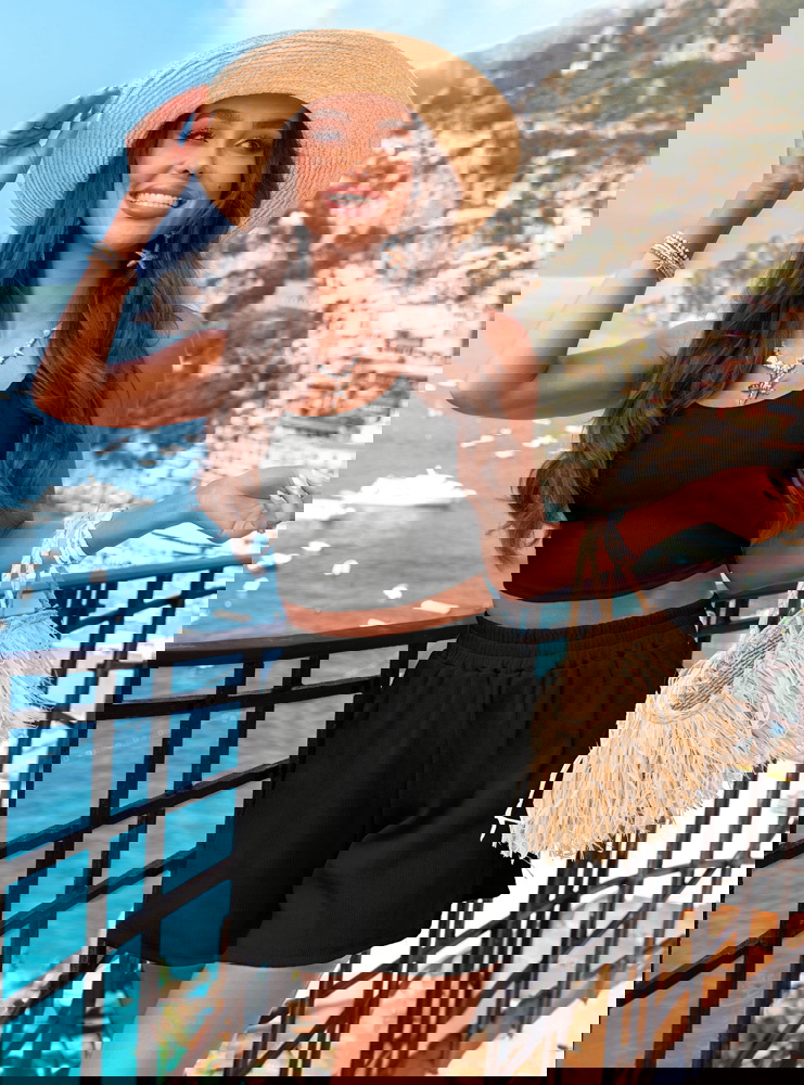 Czarny prążkowany komplet top i...