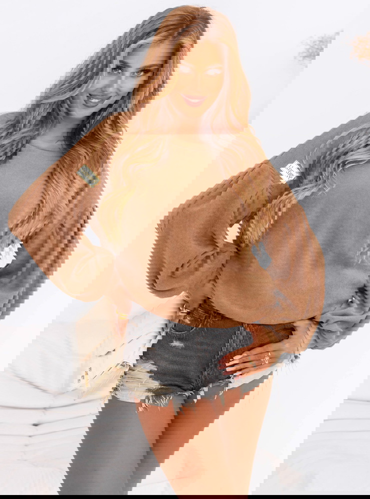 Beżowa bluza oversize z ozdobną...