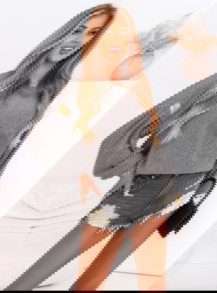 Szara bluza oversize z ozdobną...