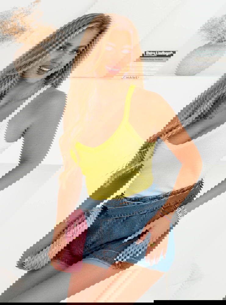 Top na ramiączkach Airine - masełkowy