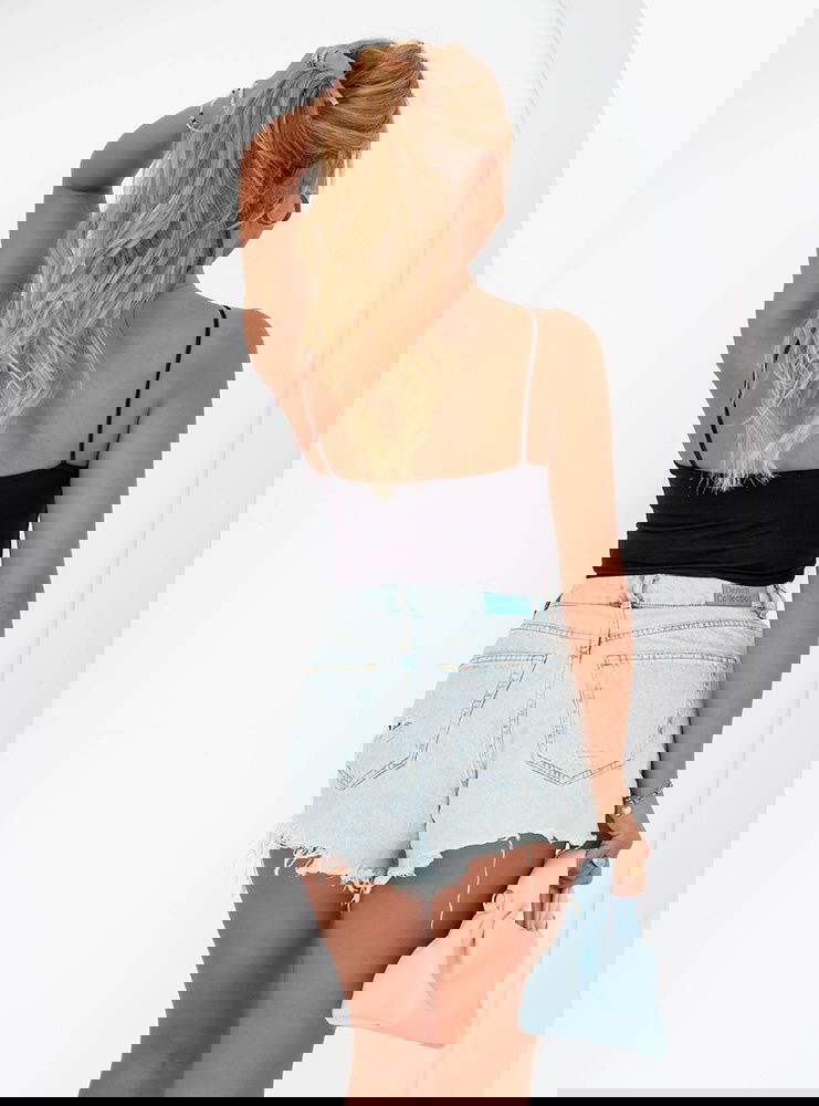 Czarny top na ramiączkach Pierra