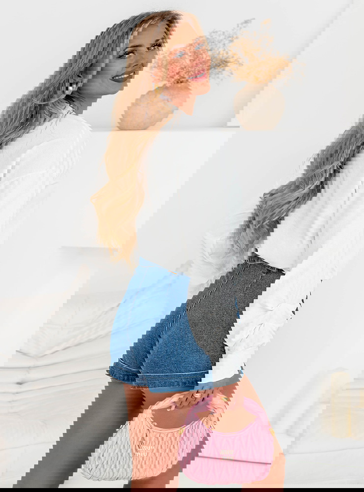 Biała bluza z ozdobną kokardą Orfilia