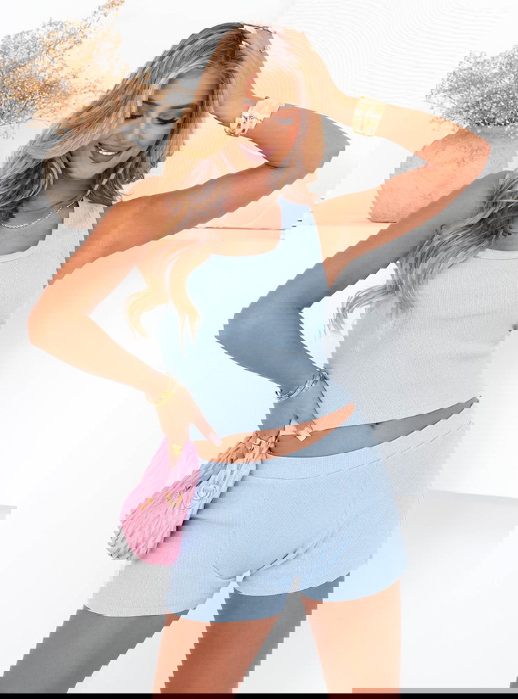 Błękitny komplet top ze spodenkami Goro