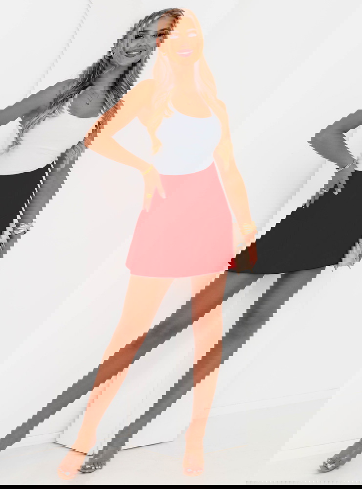 Malinowa rozkloszowana spódniczka...