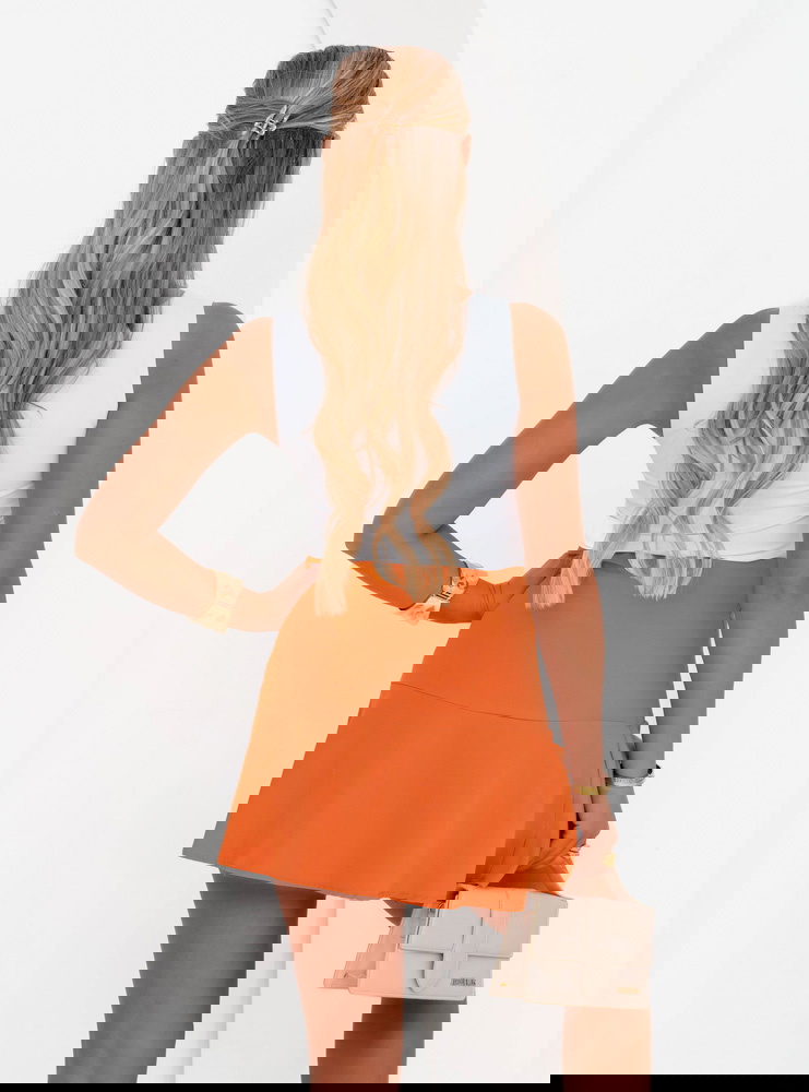 Pomarańczowa rozkloszowana spódniczka...