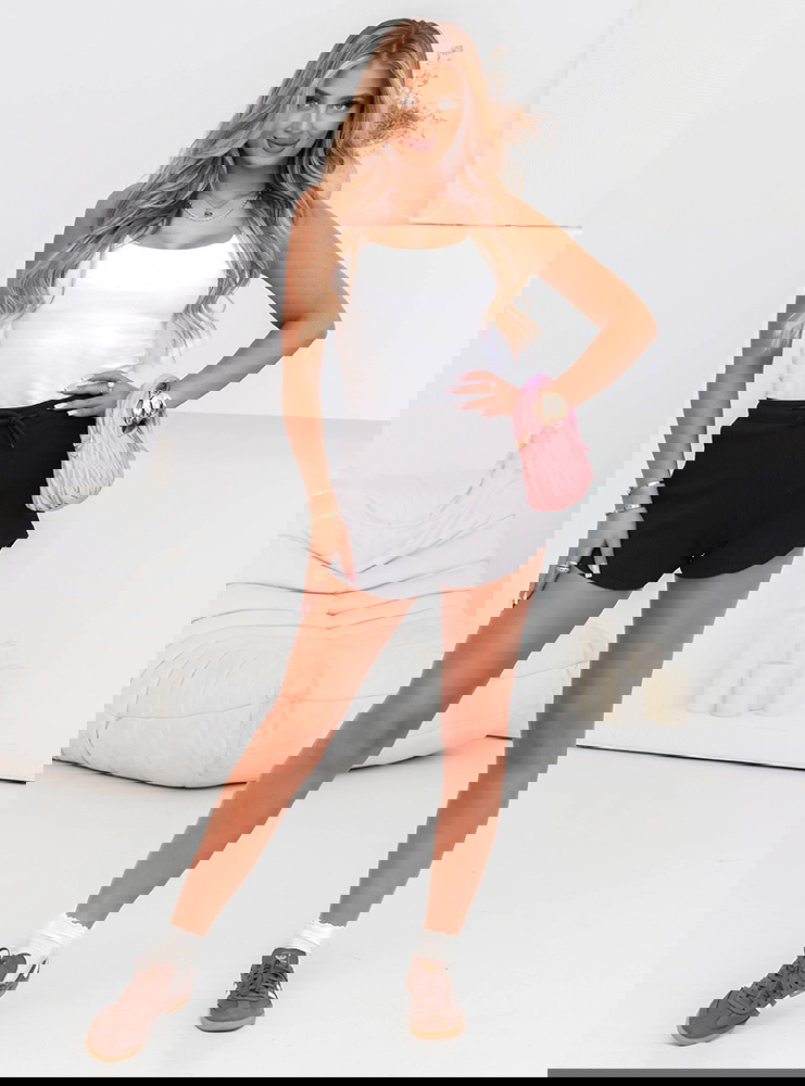 Czarne prążkowane spodenki z...