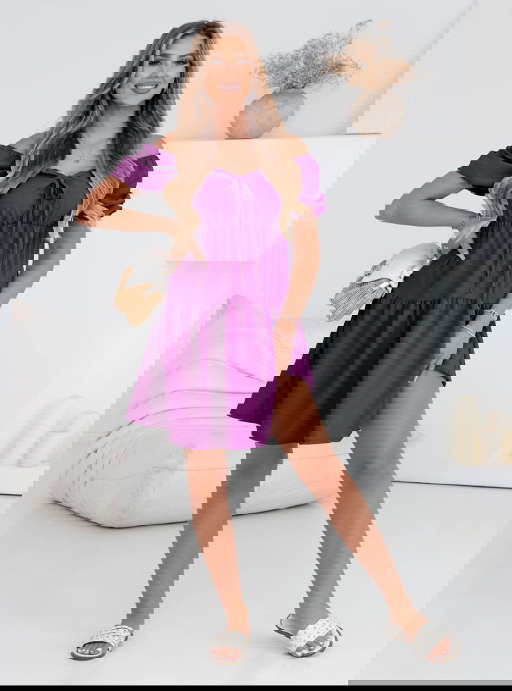 Śliwkowa sukienka mini z wiązanym...