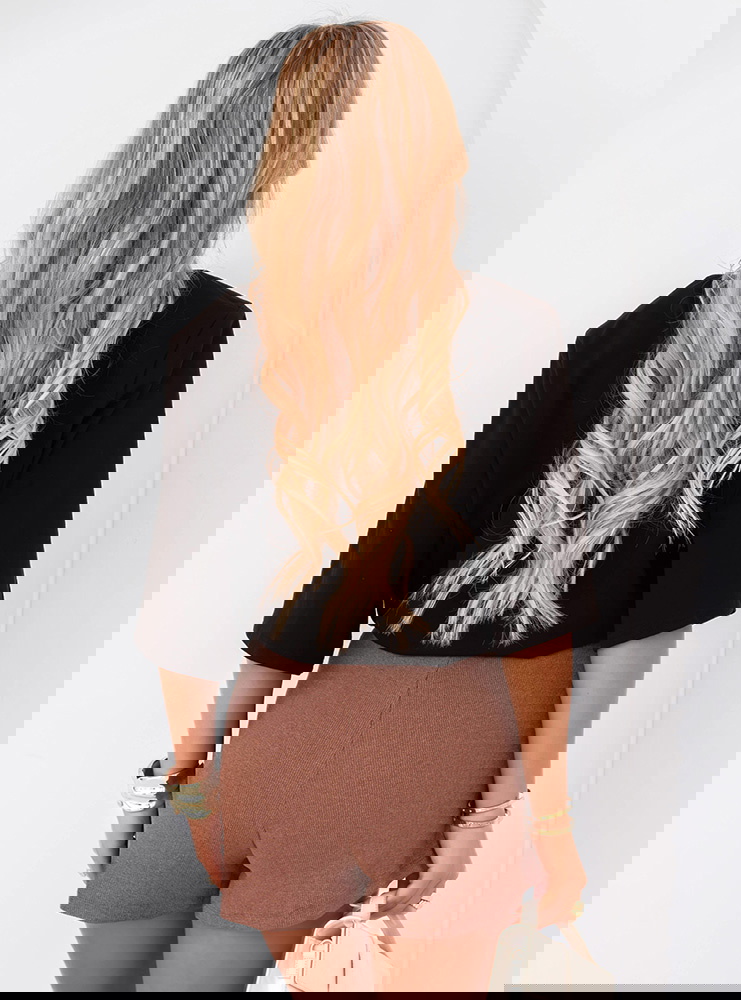 Prążkowane spodenki z wiązaniem...