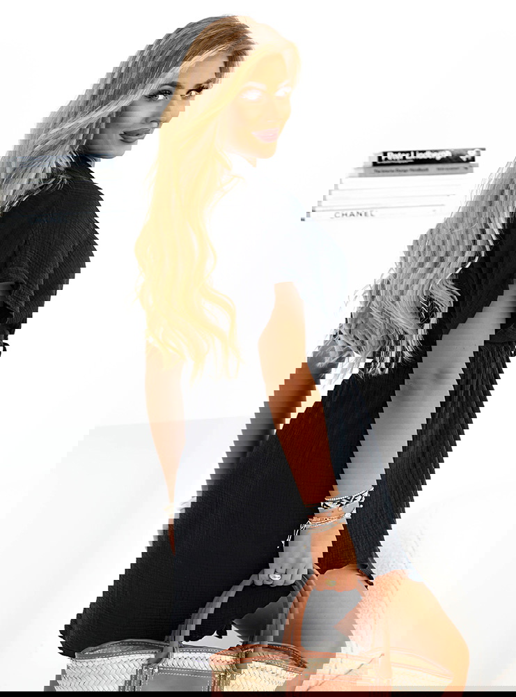 Czarna sukienka zapinana na guziki Nyree