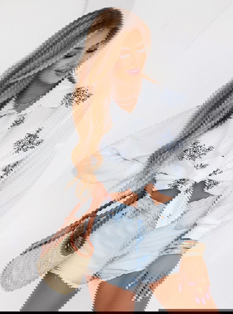 Koszula z granatowym haftem Klenie