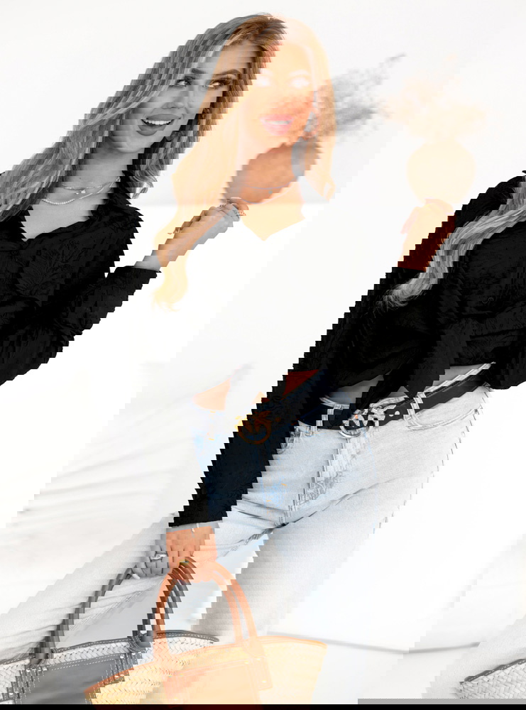 Czarna koszula z ozdobnym haftem Lawona