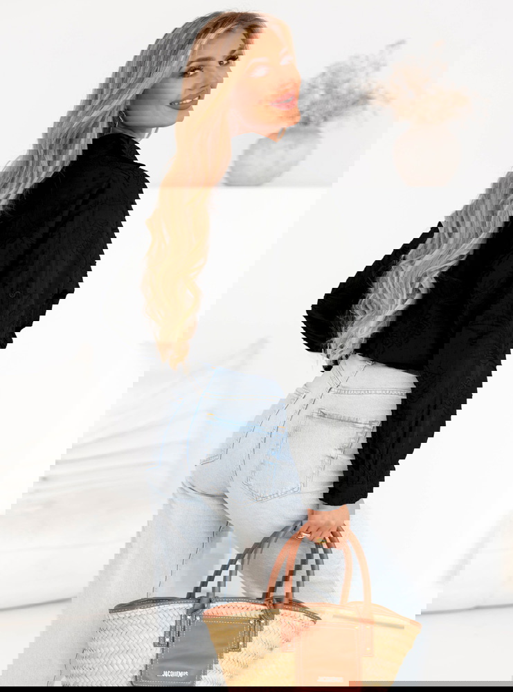 Czarna koszula z ozdobnym haftem Lawona