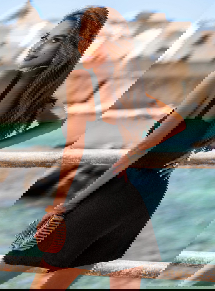 Czarny prążkowany kombinezon z...