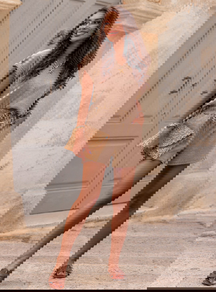 Beżowy prążkowany komplet top i...