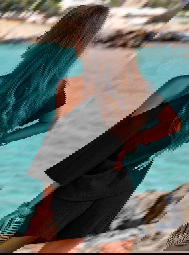 Czarny prążkowany komplet top i...