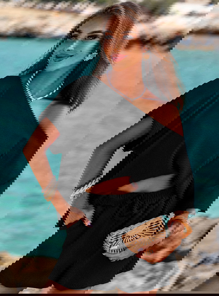 Czarny prążkowany komplet top i...