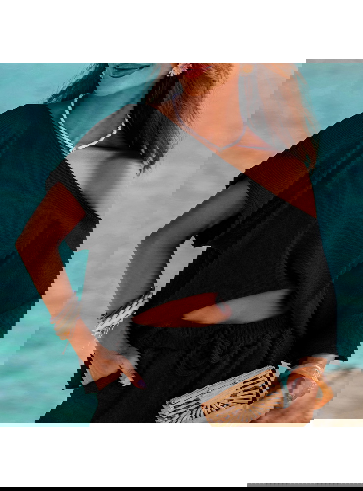 Czarny prążkowany komplet top i...