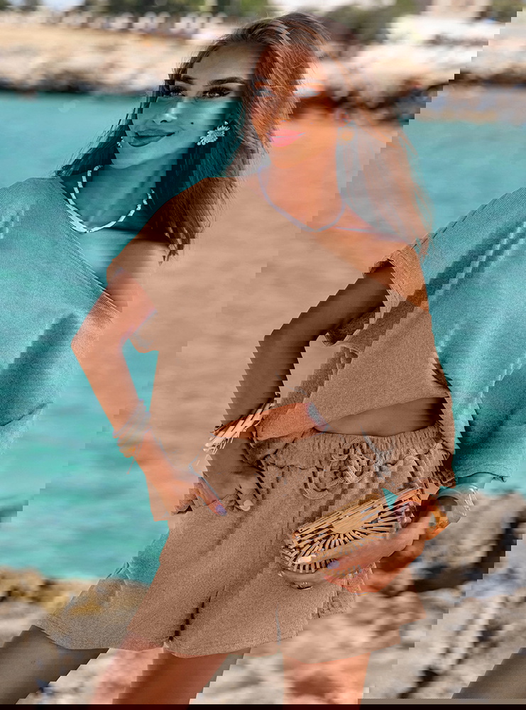 Beżowy prążkowany komplet top i...