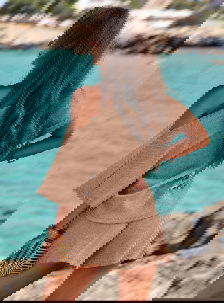 Beżowy prążkowany komplet top i...