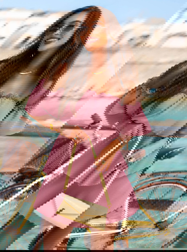 Kombinezon jak sukienka z odkrytymi...