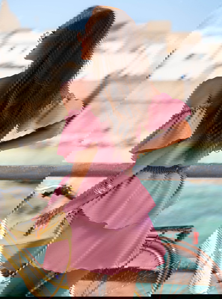 Kombinezon jak sukienka z odkrytymi...