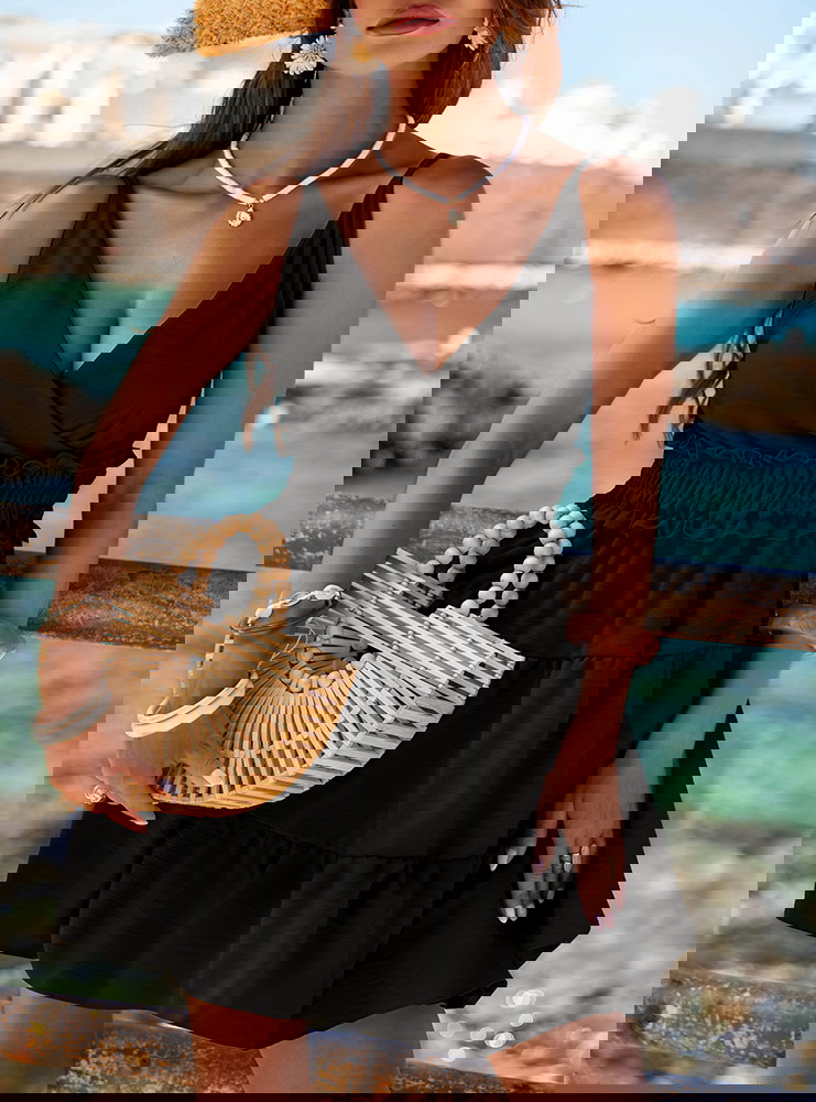 Czarna rozkloszowana sukienka na...