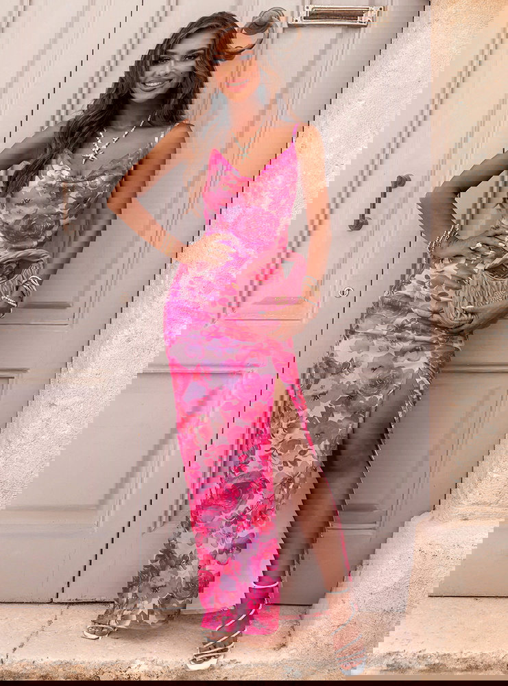 Wzorzysta długa sukienka z rozcięciem...