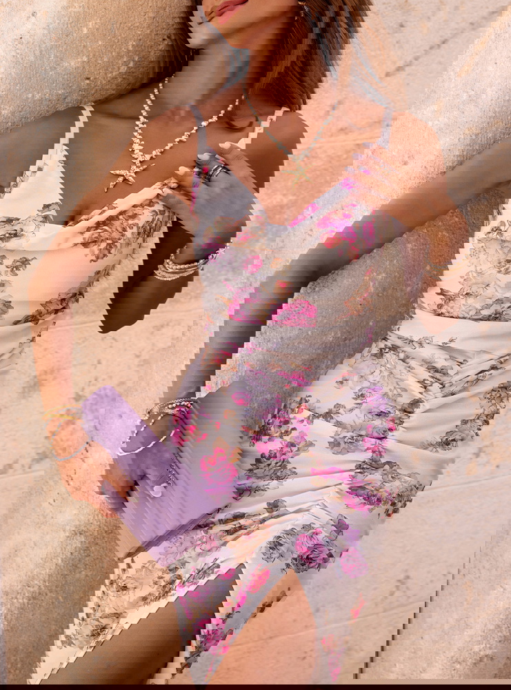 Wzorzysta długa sukienka z rozcięciem...