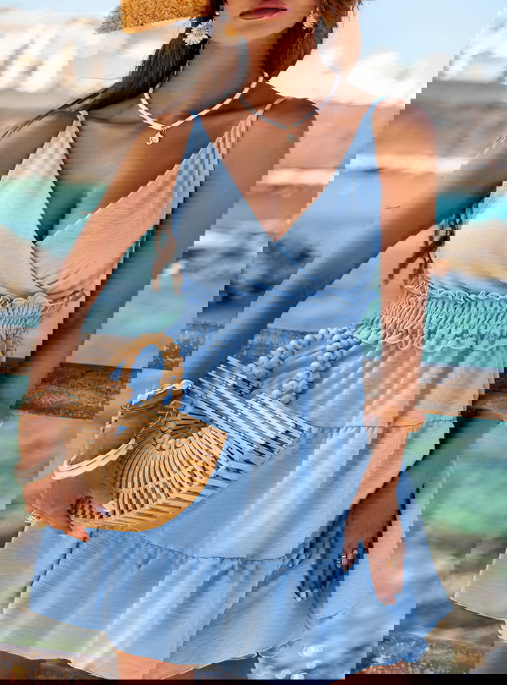 Błękitna rozkloszowana sukienka na...