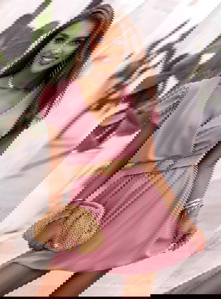 Sukienka z przekładanym dekoltem...