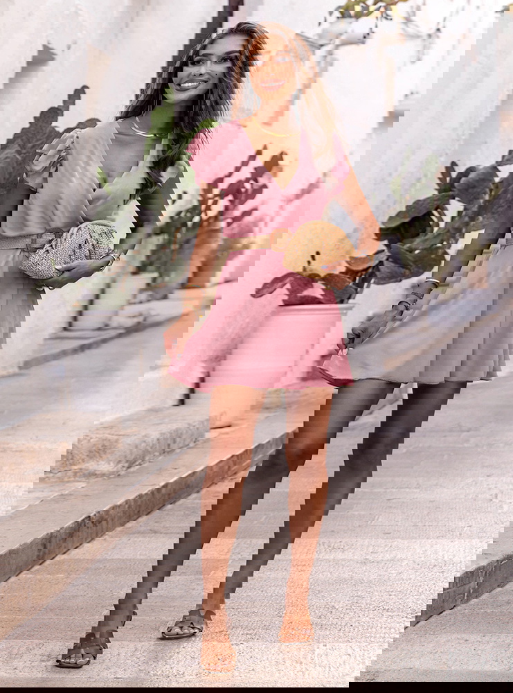 Sukienka z przekładanym dekoltem...