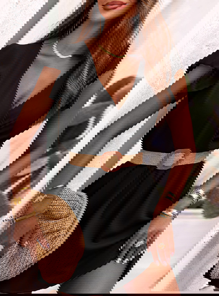 Czarna sukienka z przekładanym...