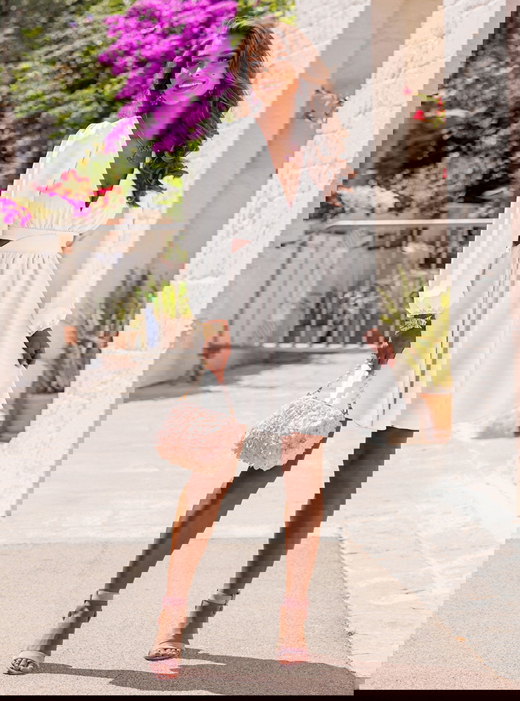 Biała sukienka rozkloszowana z...