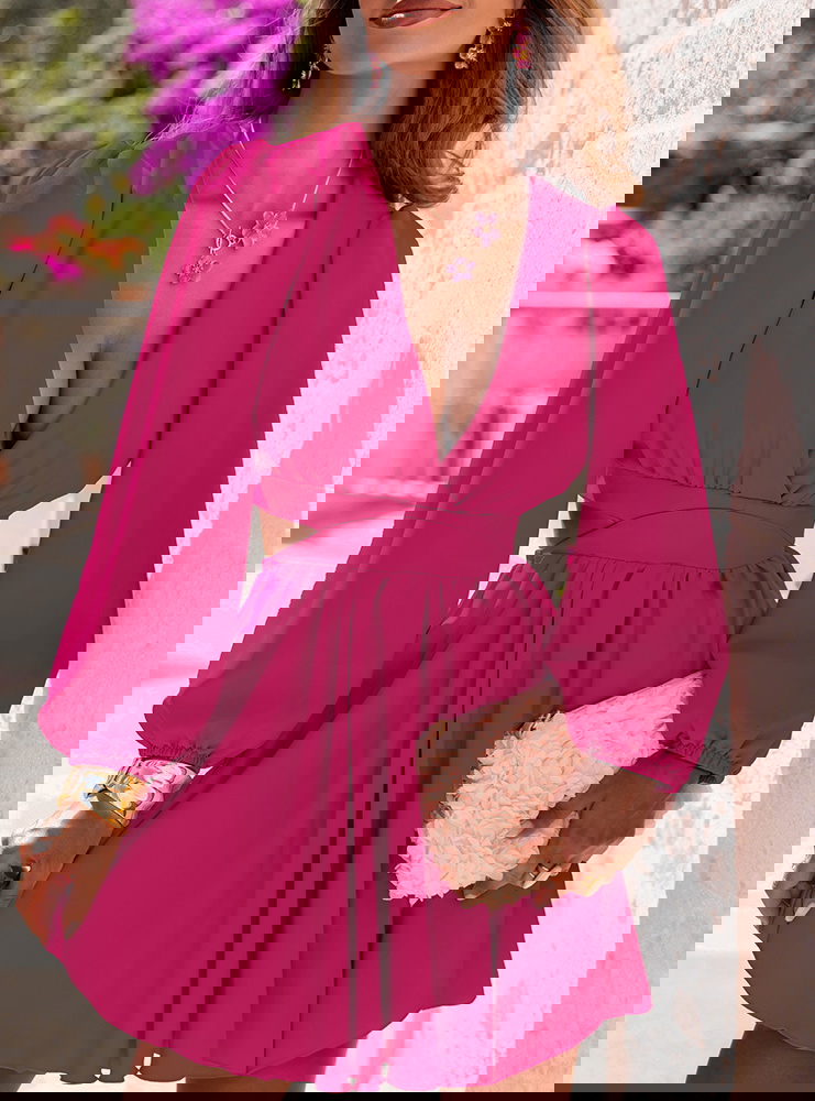 Sukienka rozkloszowana z wycięciem...