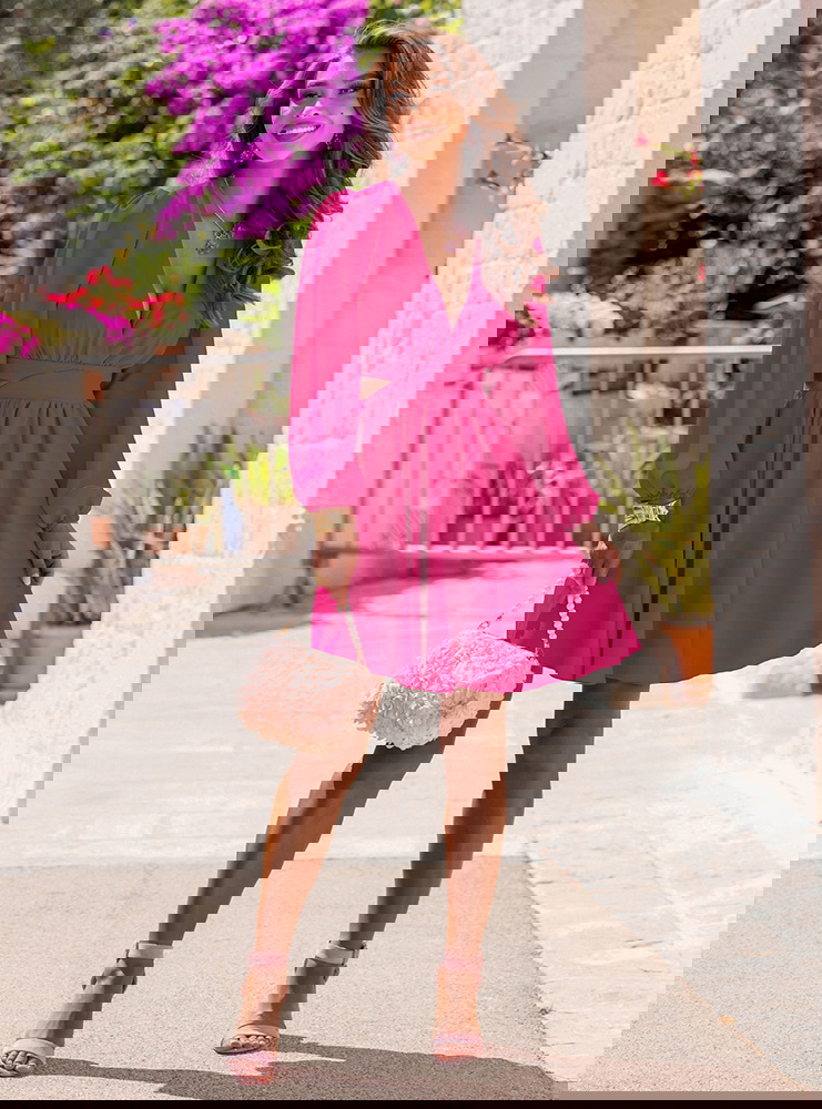 Sukienka rozkloszowana z wycięciem...