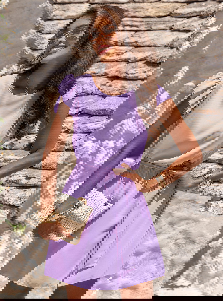 Liliowa sukienka z wiązaniem w talii...