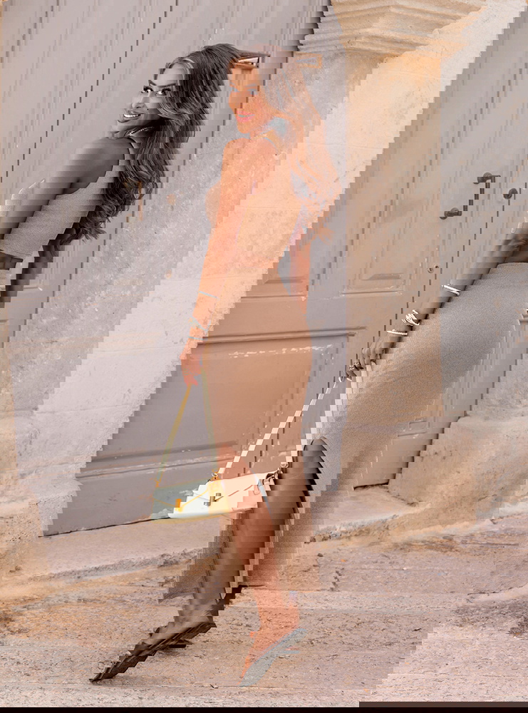 Beżowy prążkowany komplet top i...