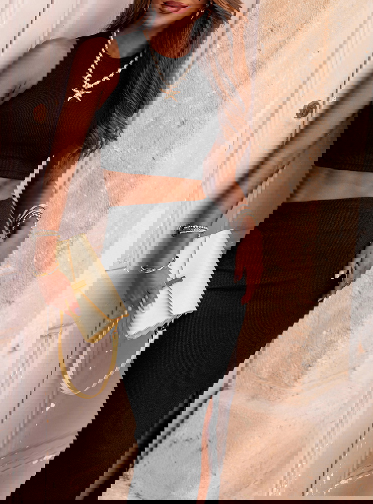 Czarny prążkowany komplet top i...