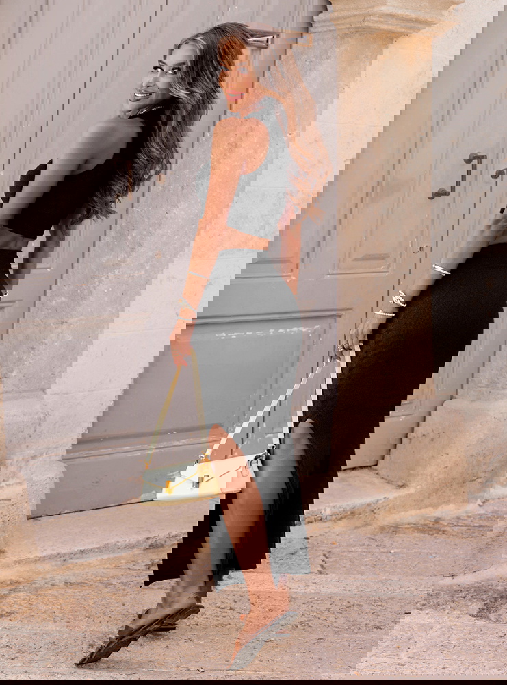 Czarny prążkowany komplet top i...