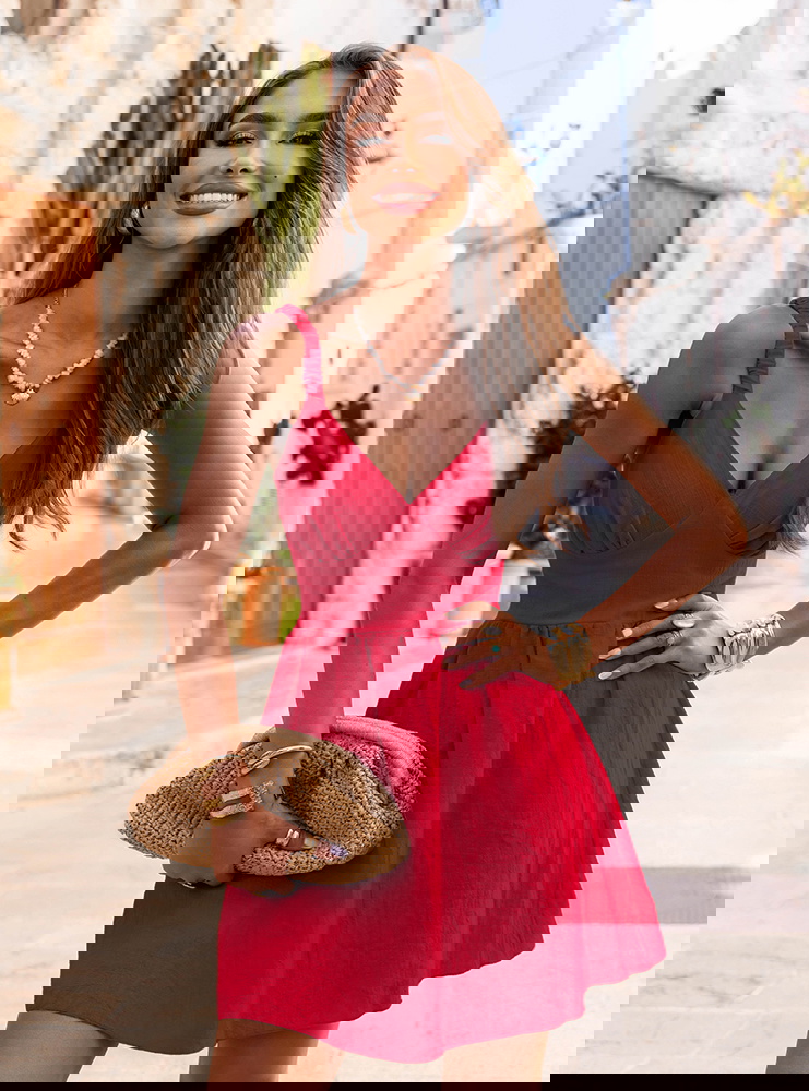 Malinowa rozkloszowana sukienka na...