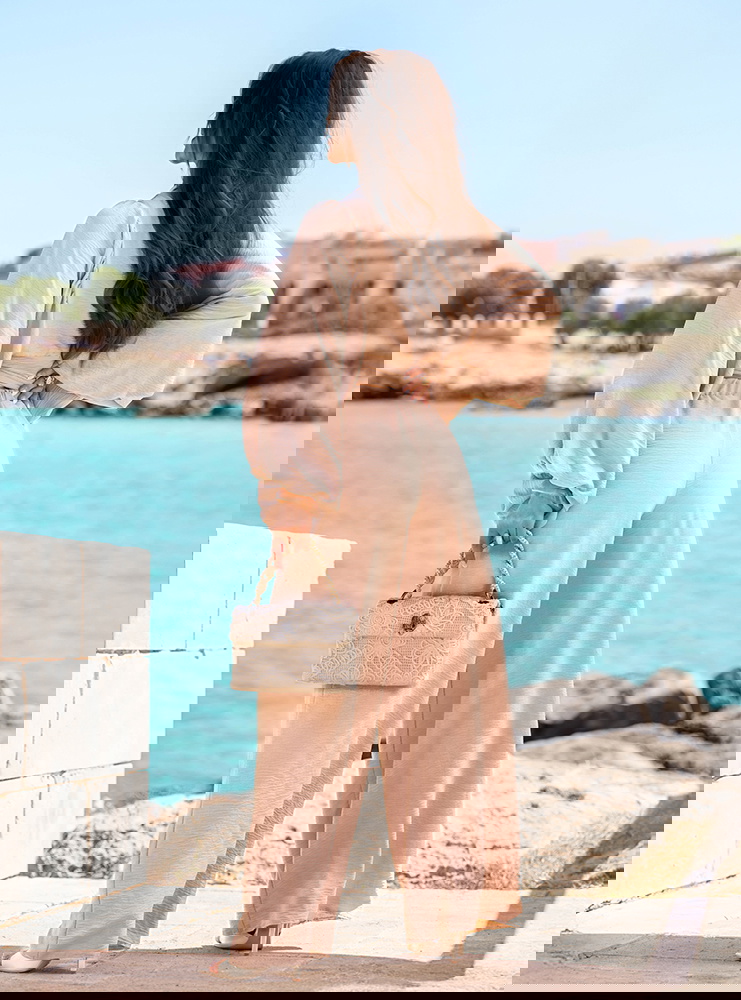 Beżowy komplet top z bufiastymi...