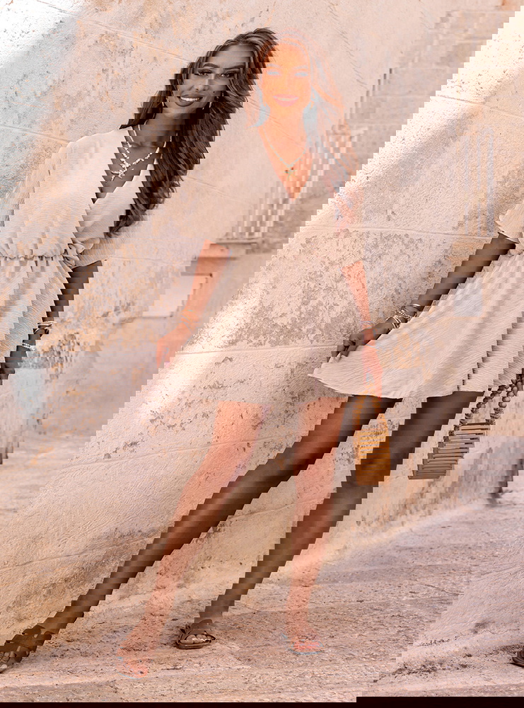 Beżowy kombinezon jak sukienka z...